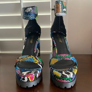 Platform heel multi snake